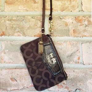 COACH WRISTLET.